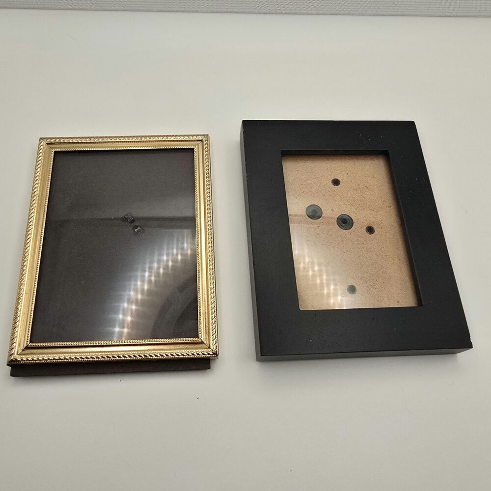 Vintage lot of 2 Picture Frame 1 modern black Frame small sized